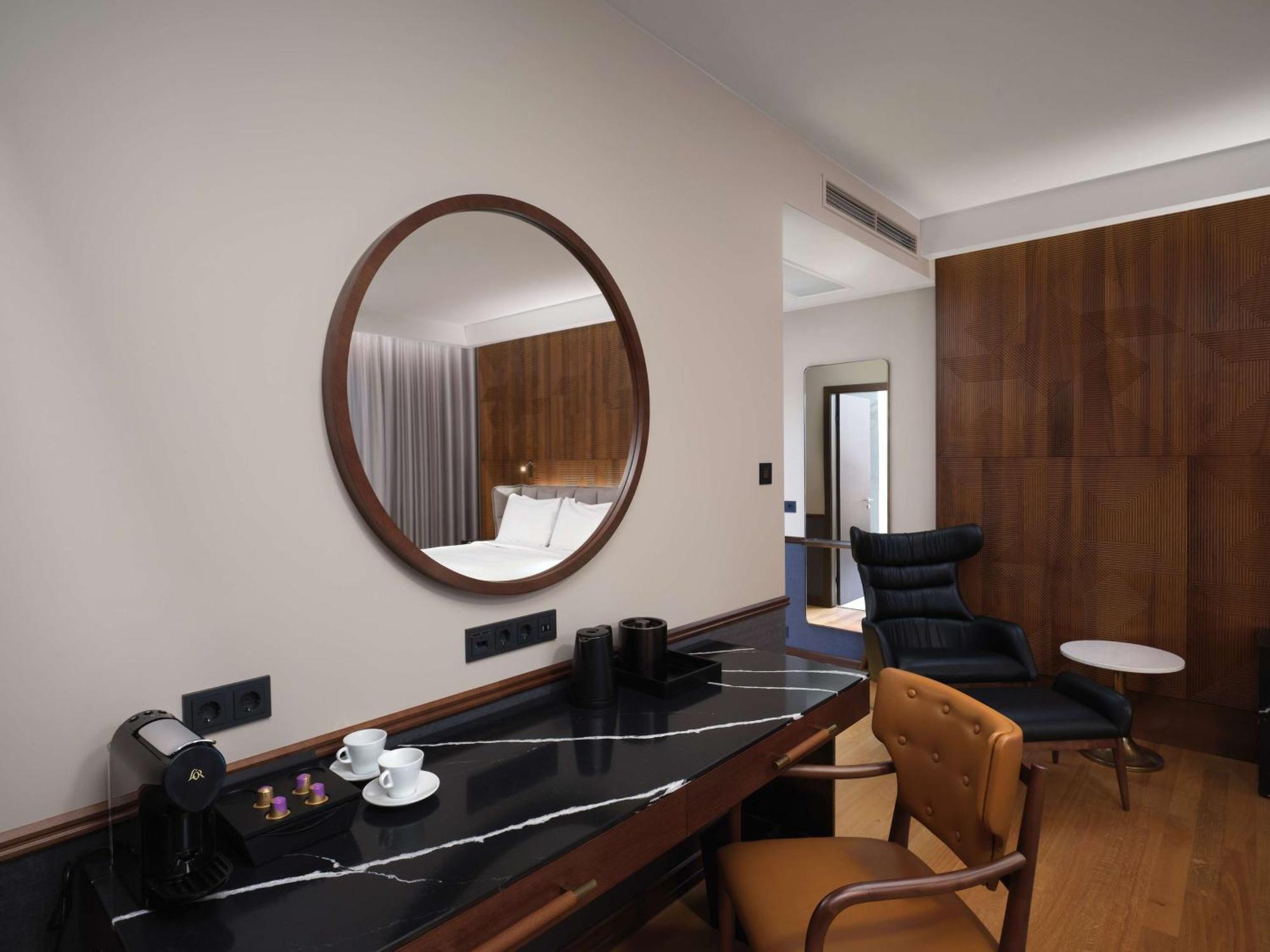 Iceland Parliament Hotel, Curio Collection By Hilton Reikiavik Exterior foto