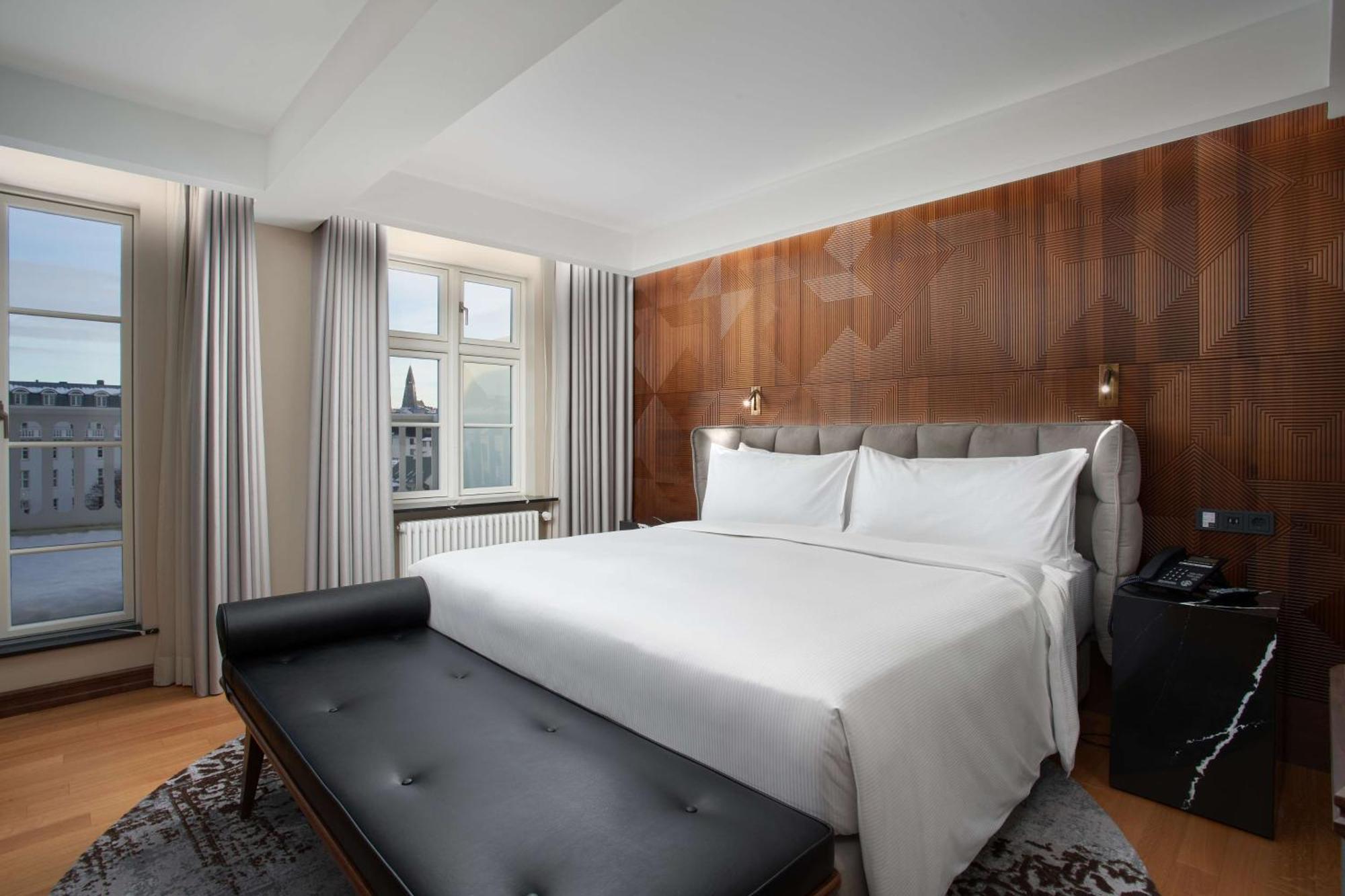Iceland Parliament Hotel, Curio Collection By Hilton Reikiavik Exterior foto